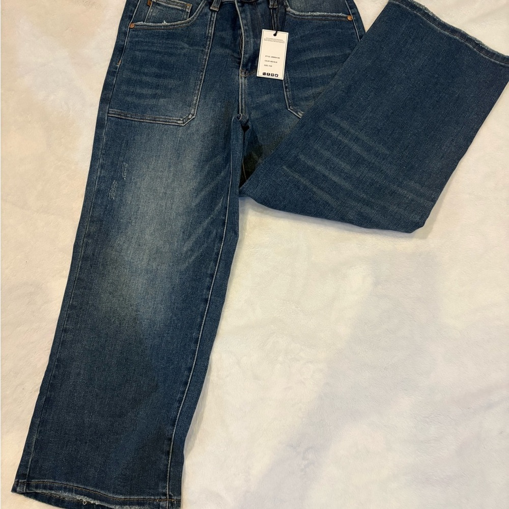 Judy Blue Medium Blue Wide Leg Cropped Jeans